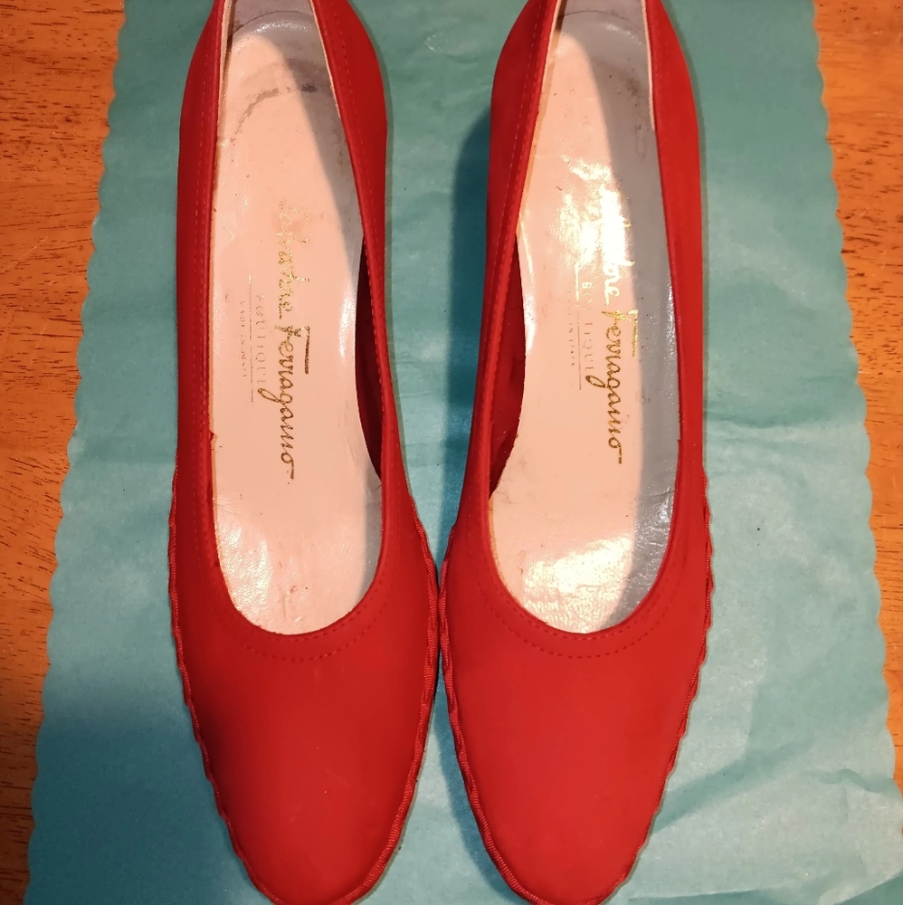 Salvatore Ferragamo Red Heels Elegant Design Sz 7.5 AA Fine Suede And Leather